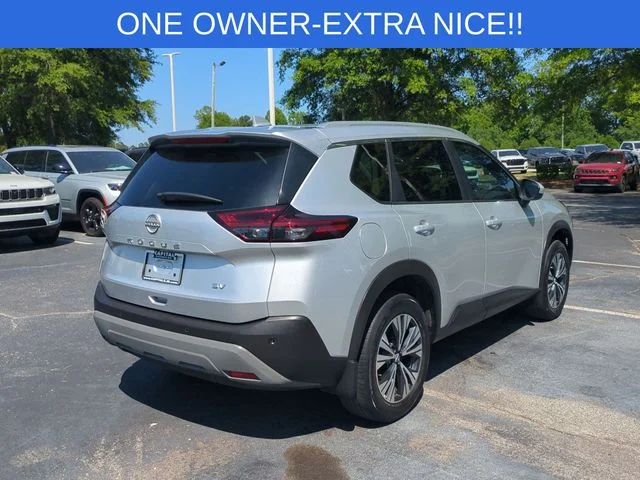Used 2023 Silver Nissan SV image 5