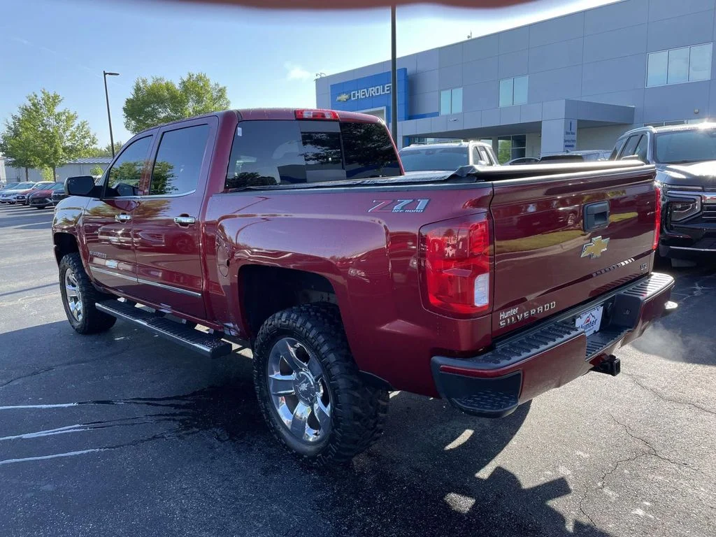 Used 2018 CAJUN RED TINTCOAT Chevrolet LTZ image 4