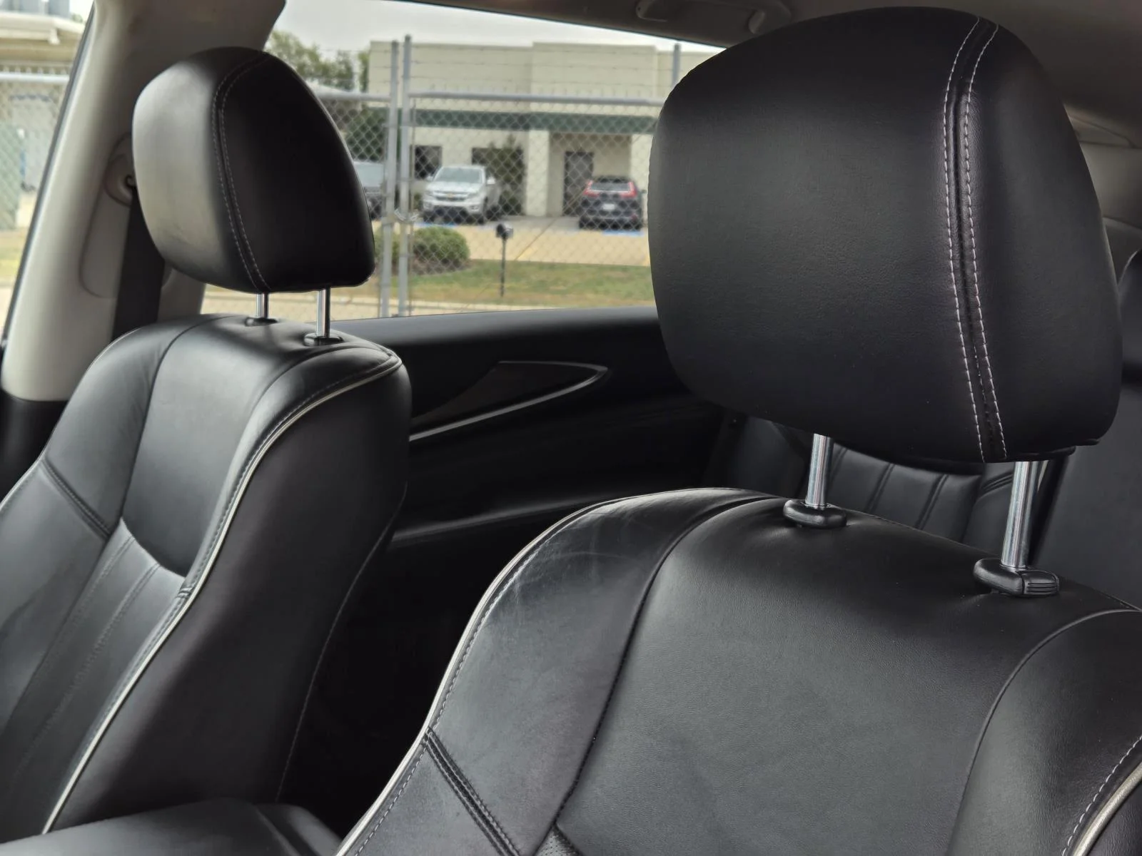 Used 2016 Liquid Platinum INFINITI  image 29