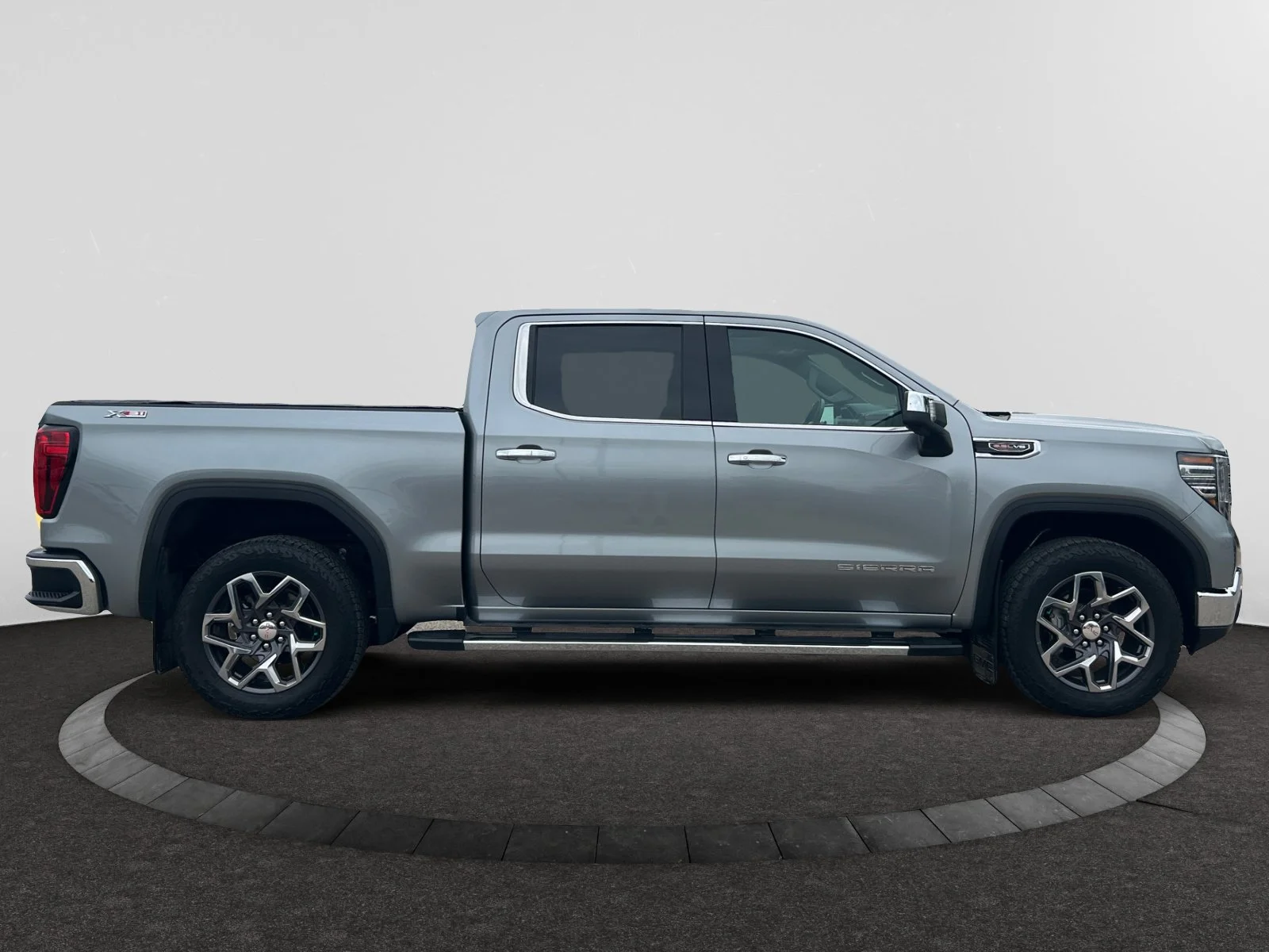 Used 2025 Gray GMC SLT Crew 6.2L Leather Sunroof Nav 4x4 image 6