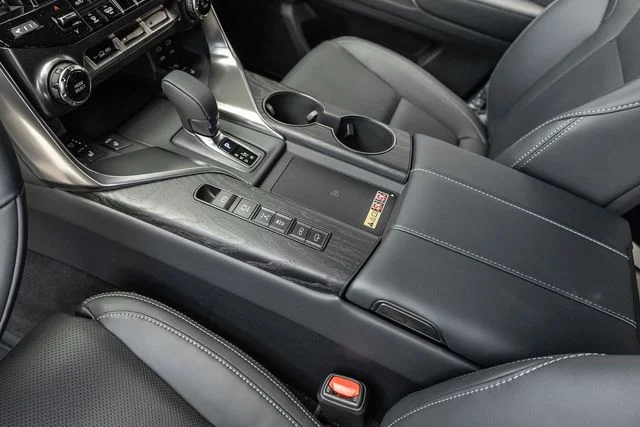 New 2026 Eminent White Pearl Lexus LUXURY image 6