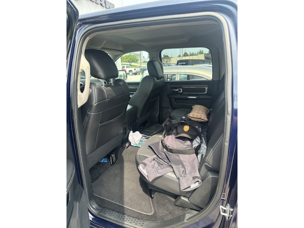 Used 2017 True Blue Pearlcoat Ram Laramie image 4