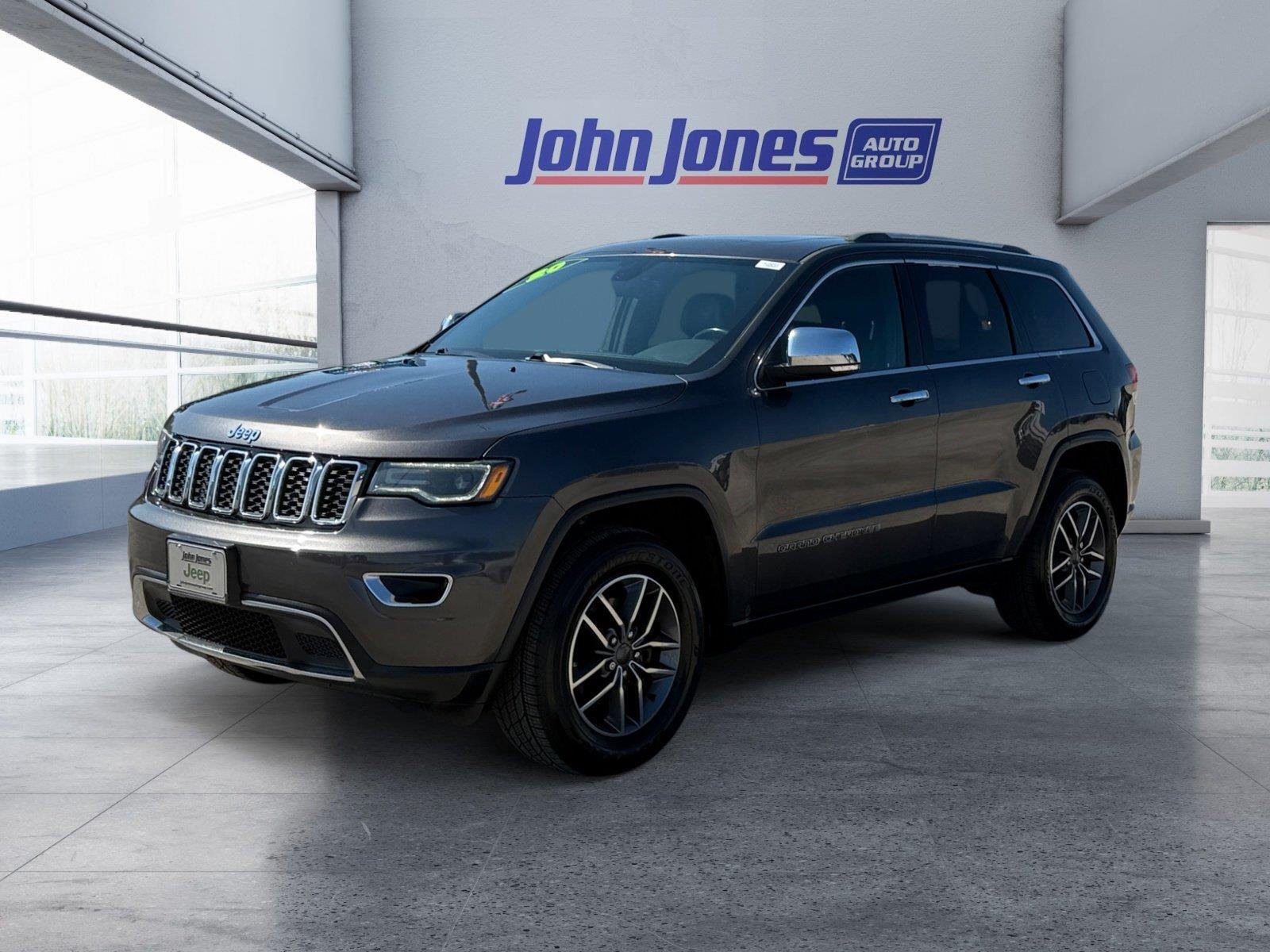 Used 2020 Diamond Black Crystal Pearlcoat Jeep Limited image 2