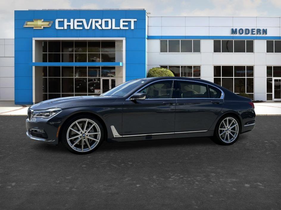 2016 BMW 7 Series 750i xDrive's photo