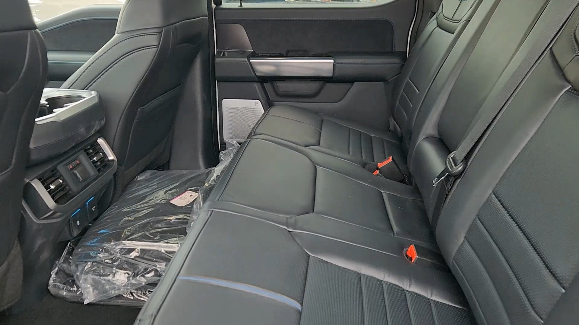 New 2025 Star White Metallic Tri-Coat Ford Platinum image 26