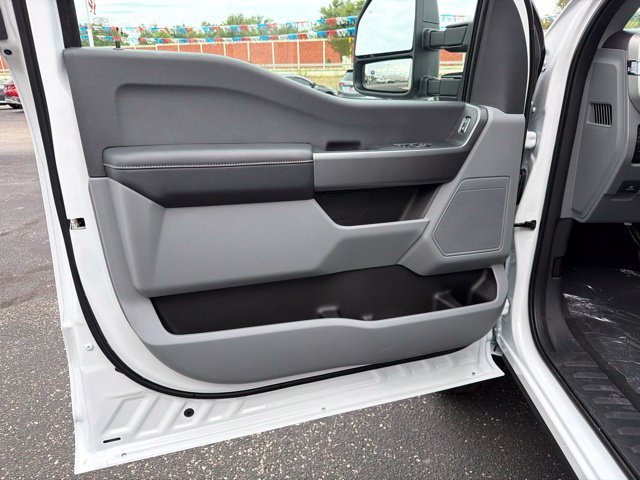 New 2027 Oxford White Ford XL image 25