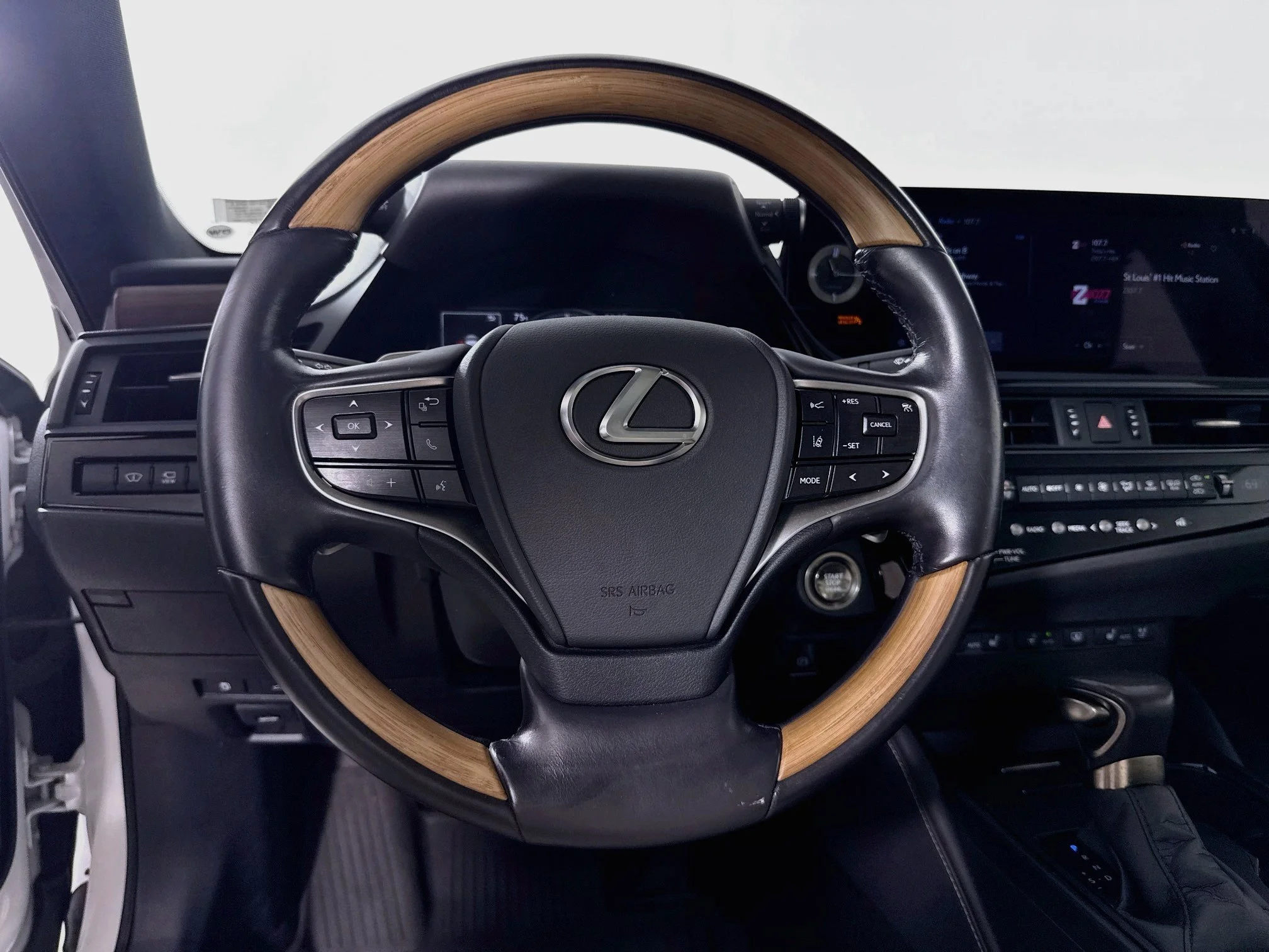 Certified Used 2025 Eminent White Pearl Lexus 350 Ultra Luxury image 12