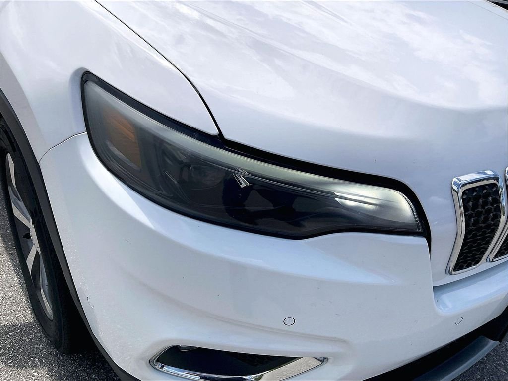 Used 2019 Bright White Clearcoat Jeep Limited image 30