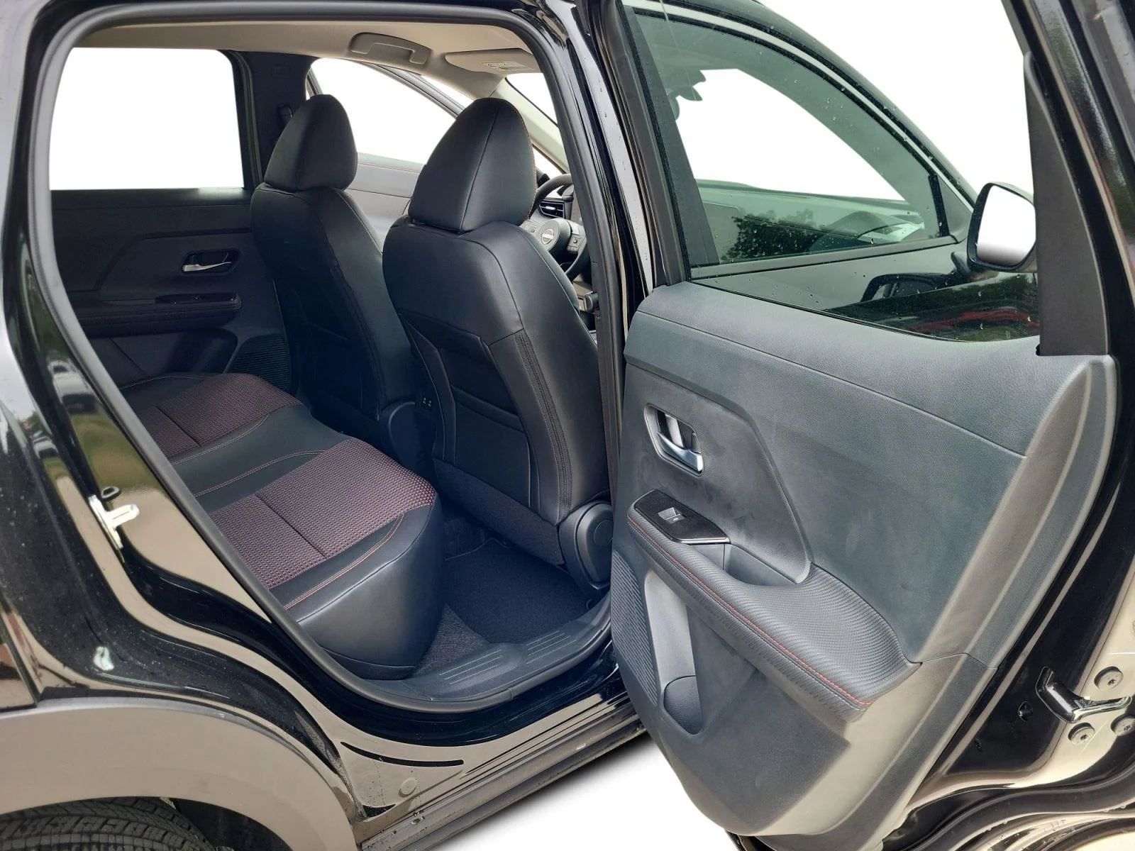 2025 Nissan Kicks SR - Photo 22