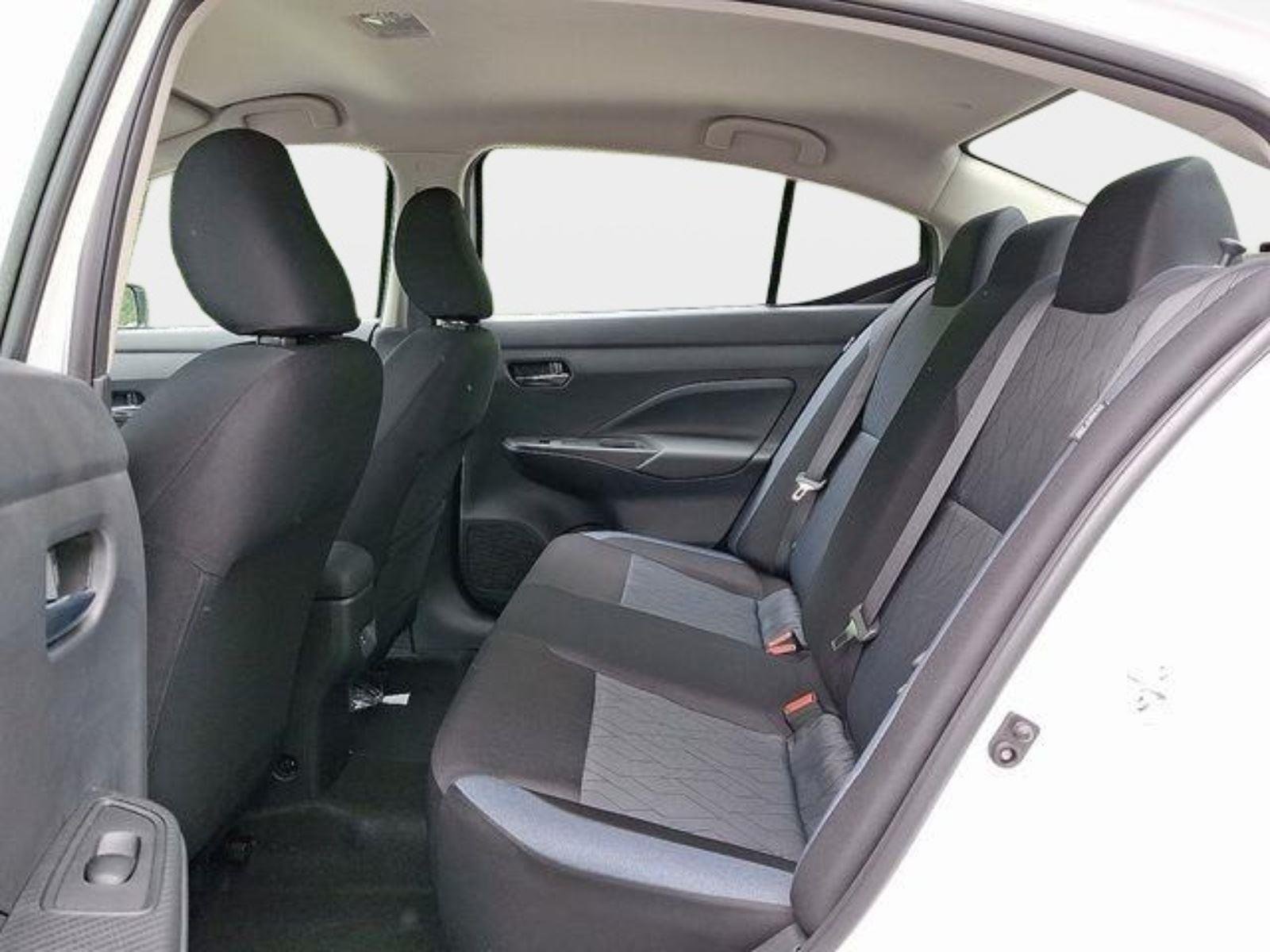 2025 Nissan Versa Sedan SV - Photo 6