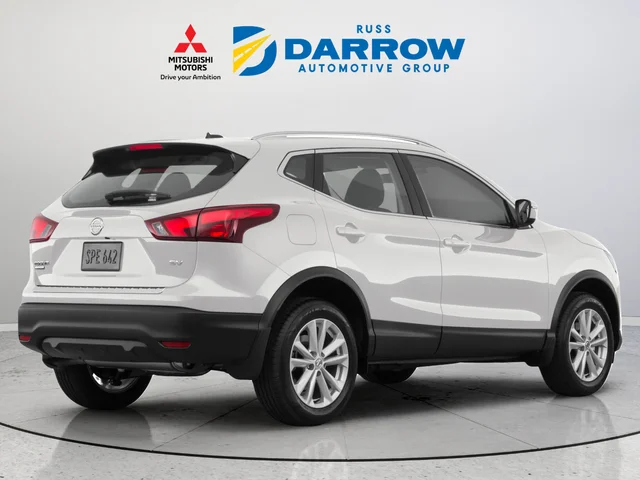 Used 2017 White Nissan SV image 3