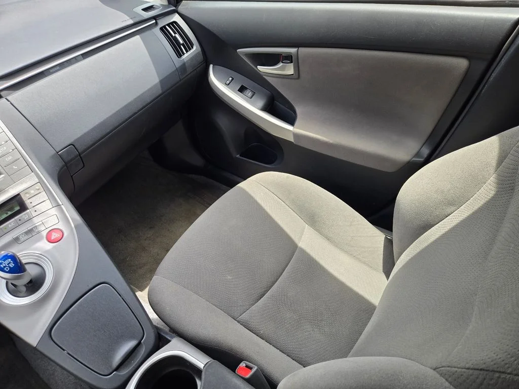 Used 2015 Silver Toyota Two image 14