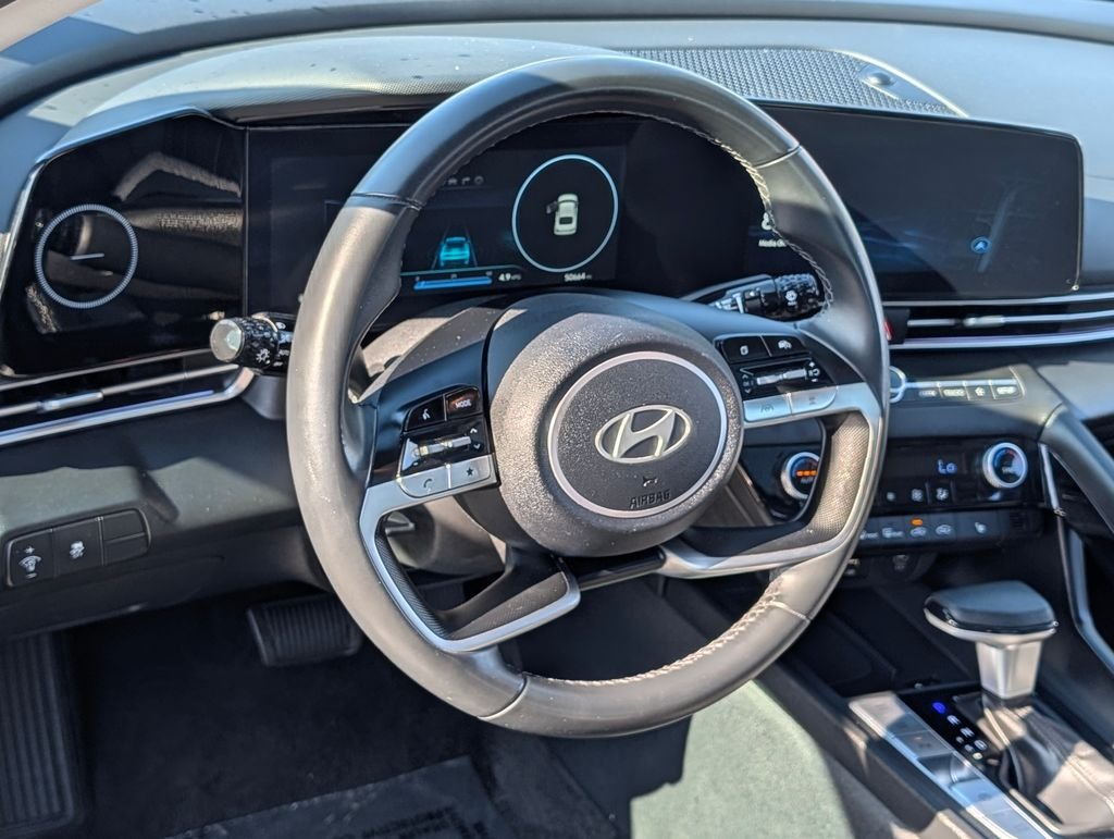 2024 Hyundai Elantra Limited - Photo 16