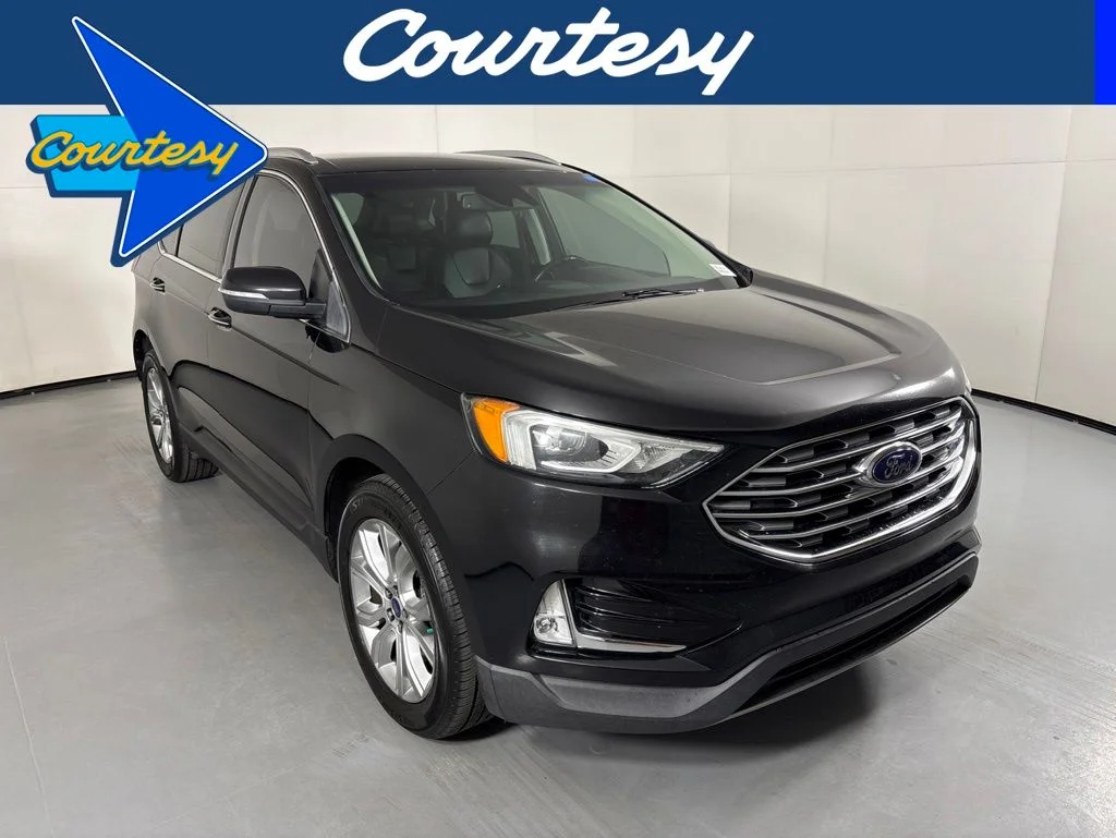 2019 Ford Edge Titanium's photo