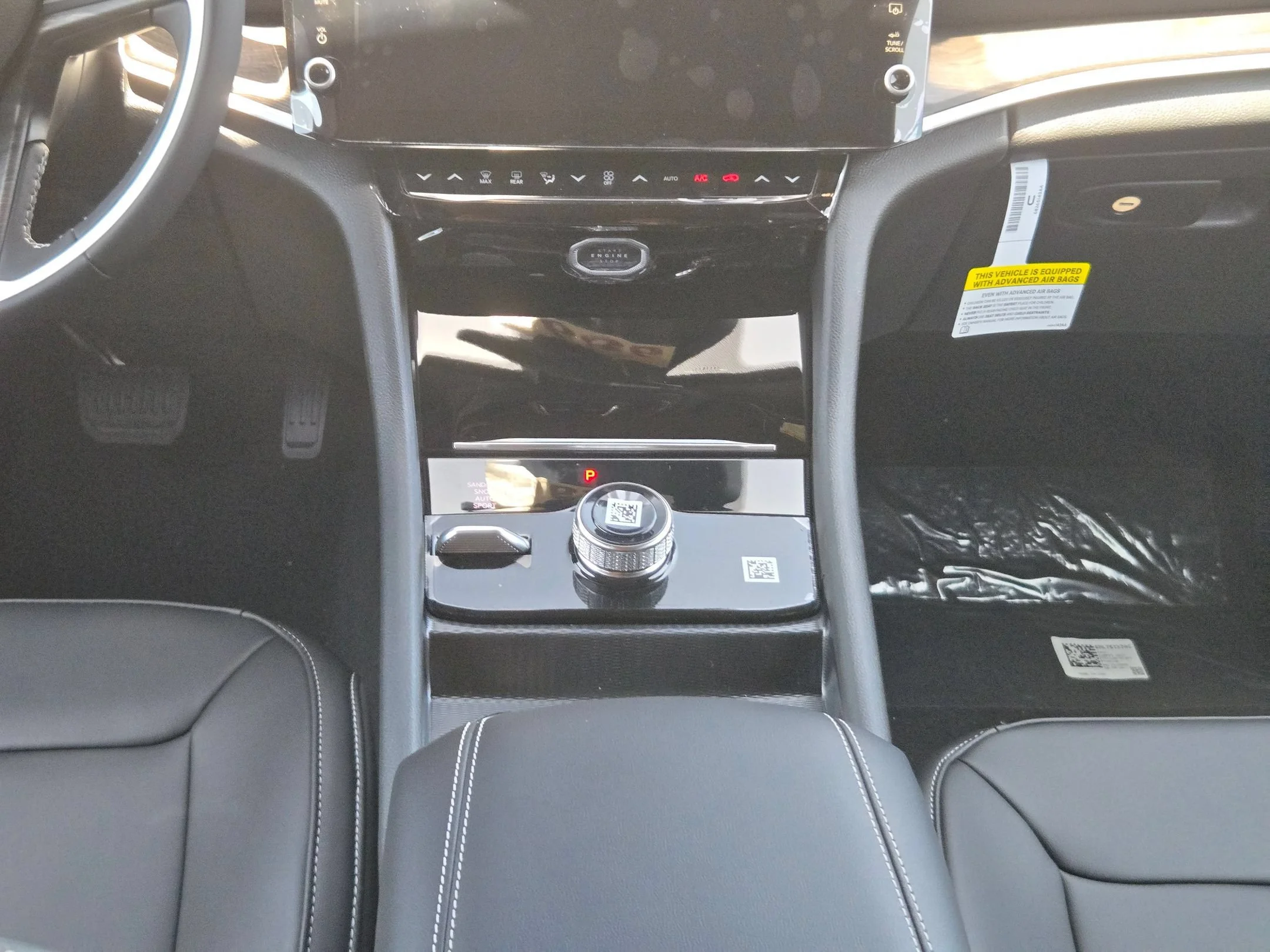 New 2026 Diamond Black Crystal Pearlcoat Jeep Limited image 17