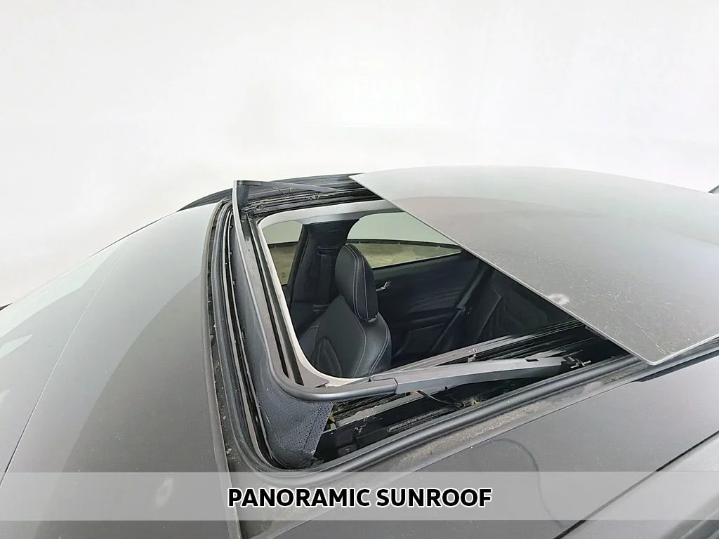 Used 2023 Carbonized Gray Metallic Ford Platinum image 4
