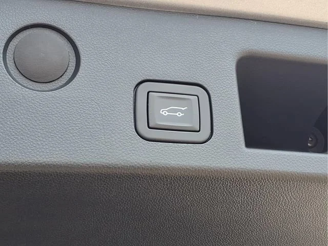 Used 2025 Sterling Gray Metallic Chevrolet LT image 26