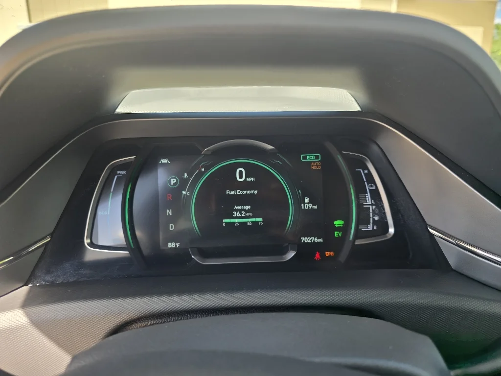 Used 2021 Ceramic White Hyundai SE image 21