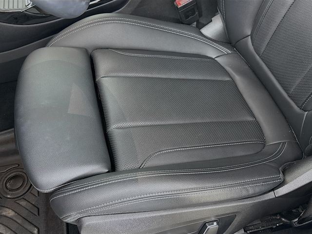 Used 2024 White BMW sDrive30i image 19