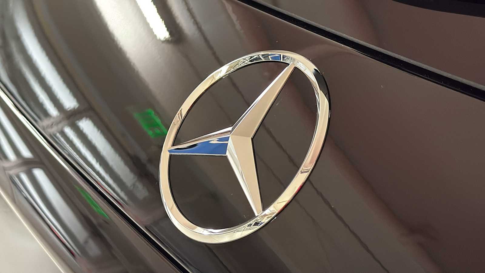 New 2026 Black Mercedes-Benz GLC 300 image 8