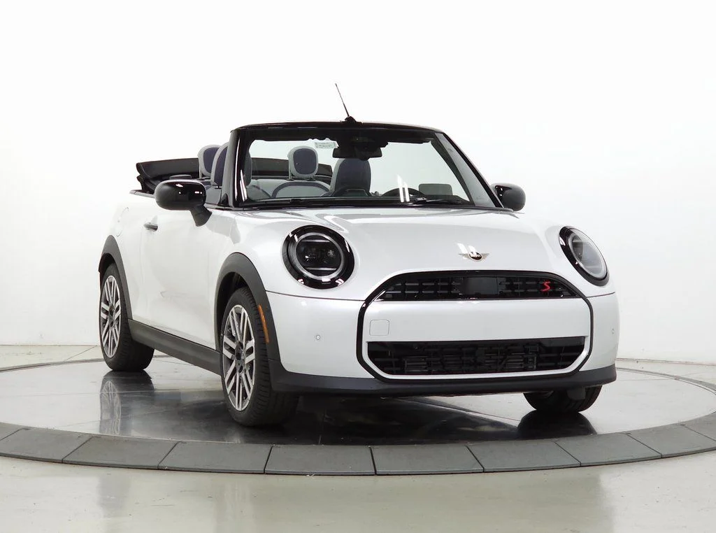 2026 MINI Convertible Cooper S Signature's photo