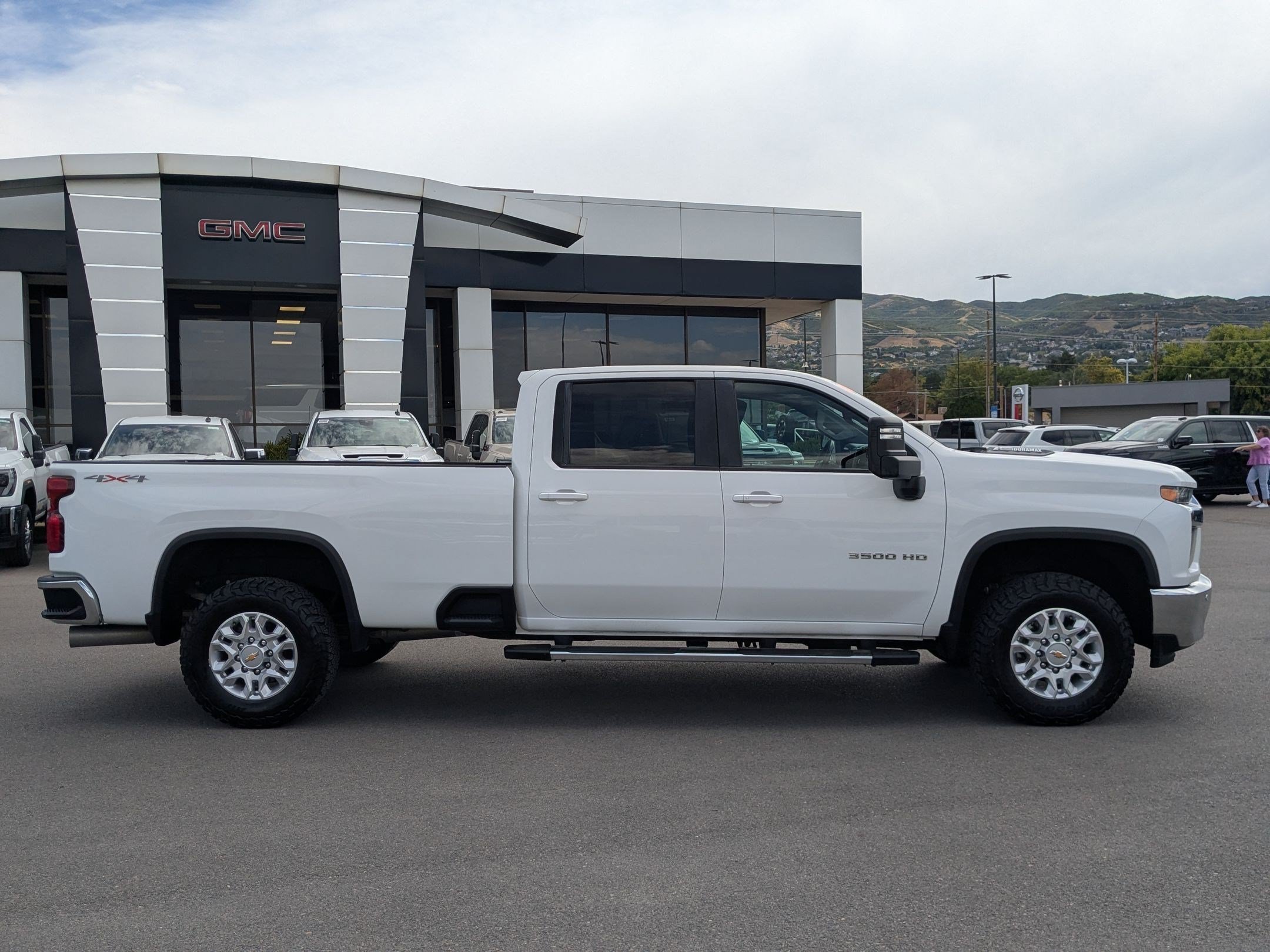 2022 Chevrolet Silverado 3500HD LT - Photo 6