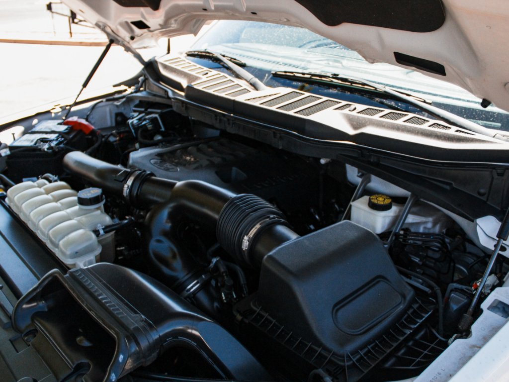 Used 2021 Oxford White Ford XLT image 26