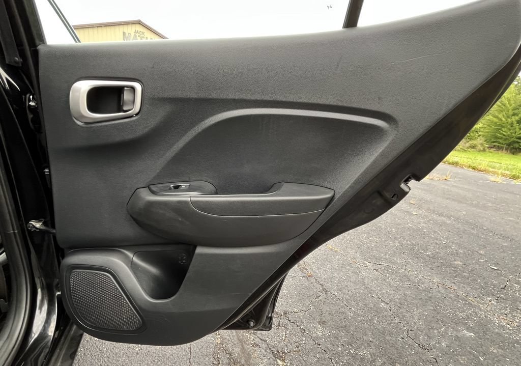 2023 Hyundai Venue SE - Photo 18