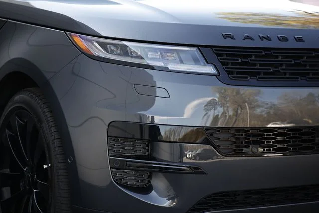 New 2026  Land Rover SE image 17
