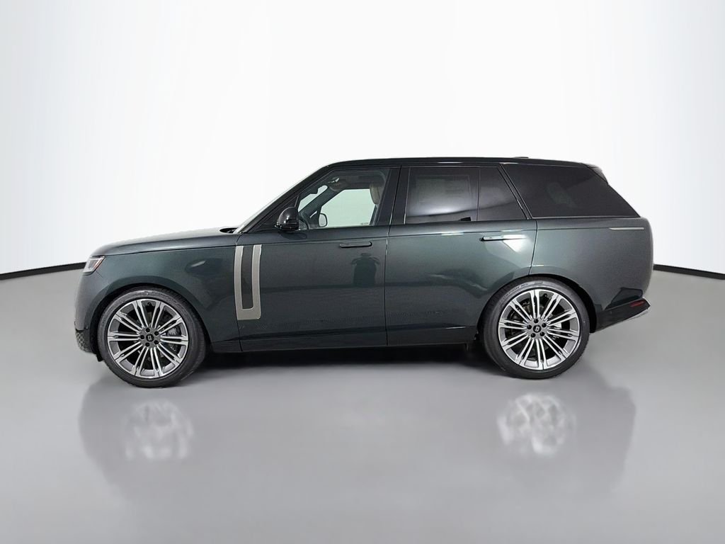 New 2027 Belgravia Green Land Rover SE image 8