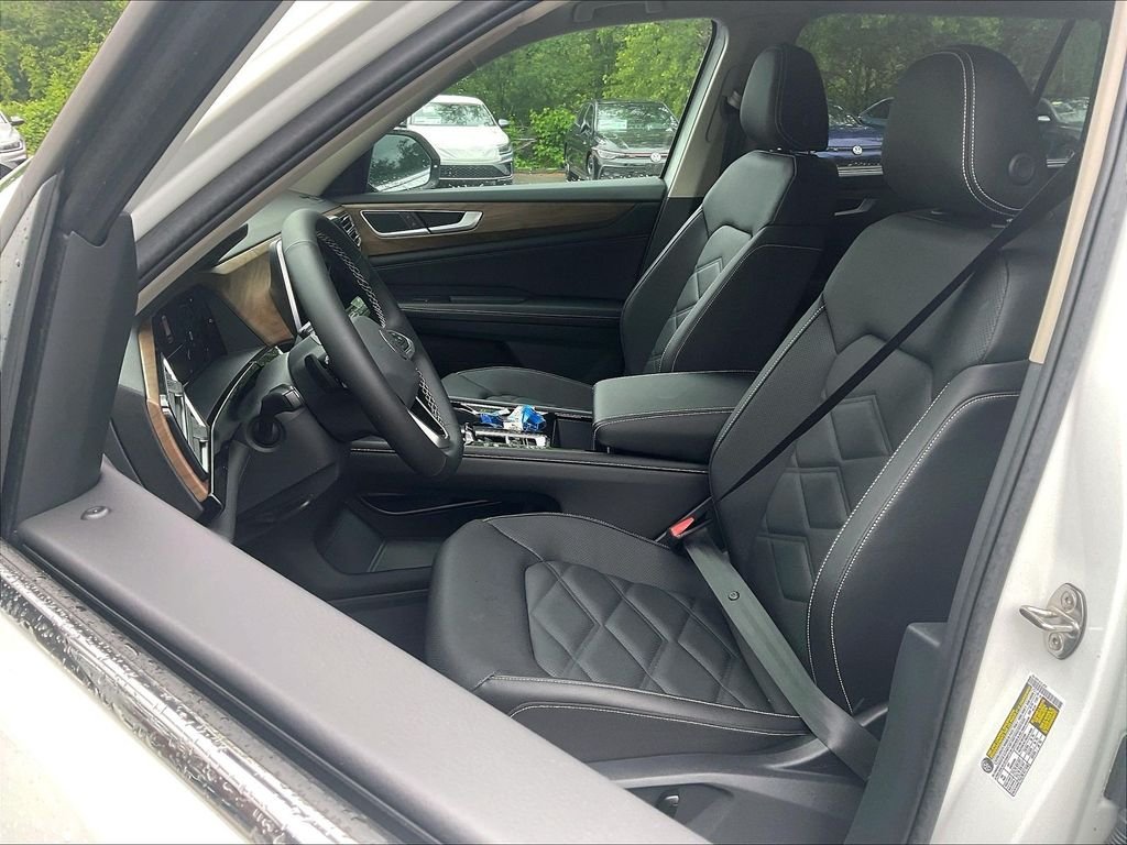 New 2026 White/off-white Volkswagen 2.0T SE w/Technology image 11