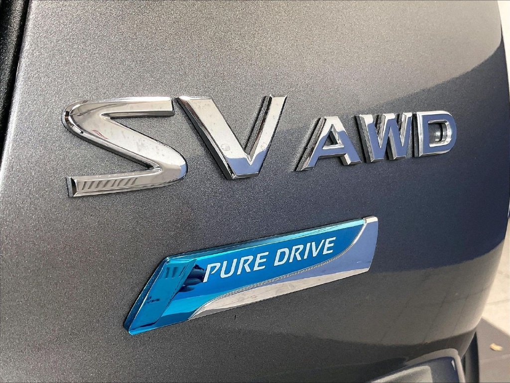 Used 2013 Gray Nissan SV image 28