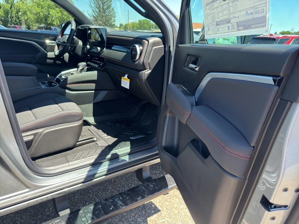 2026 Chevrolet Colorado Z71 - Photo 15