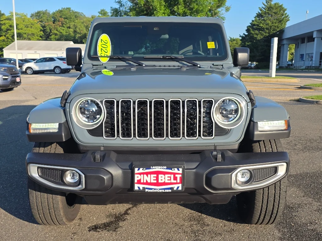 Used 2025 Anvil Clear Coat Jeep Sahara 4xe image 10