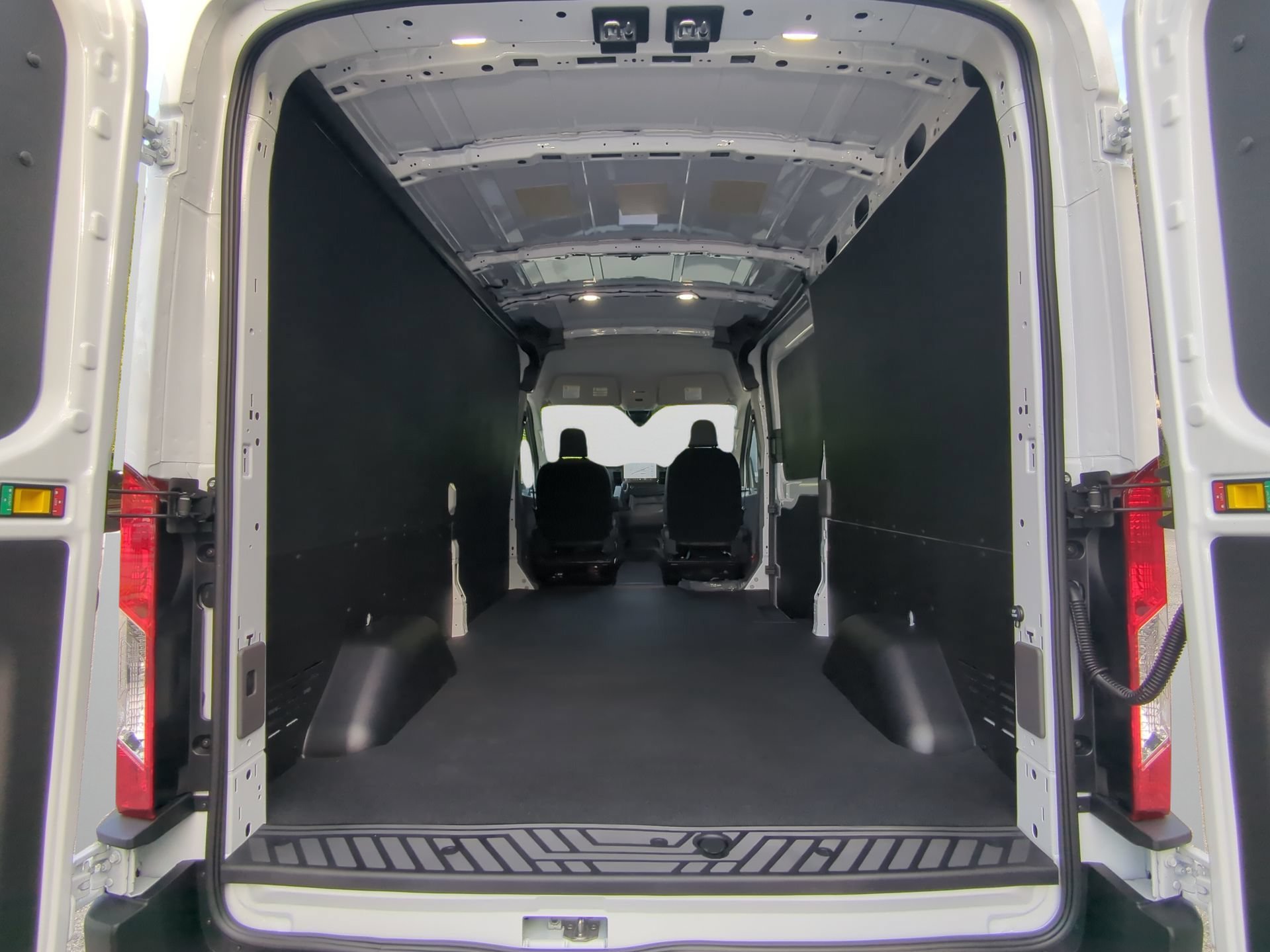 New 2026 Oxford White Ford Cargo Van image 43