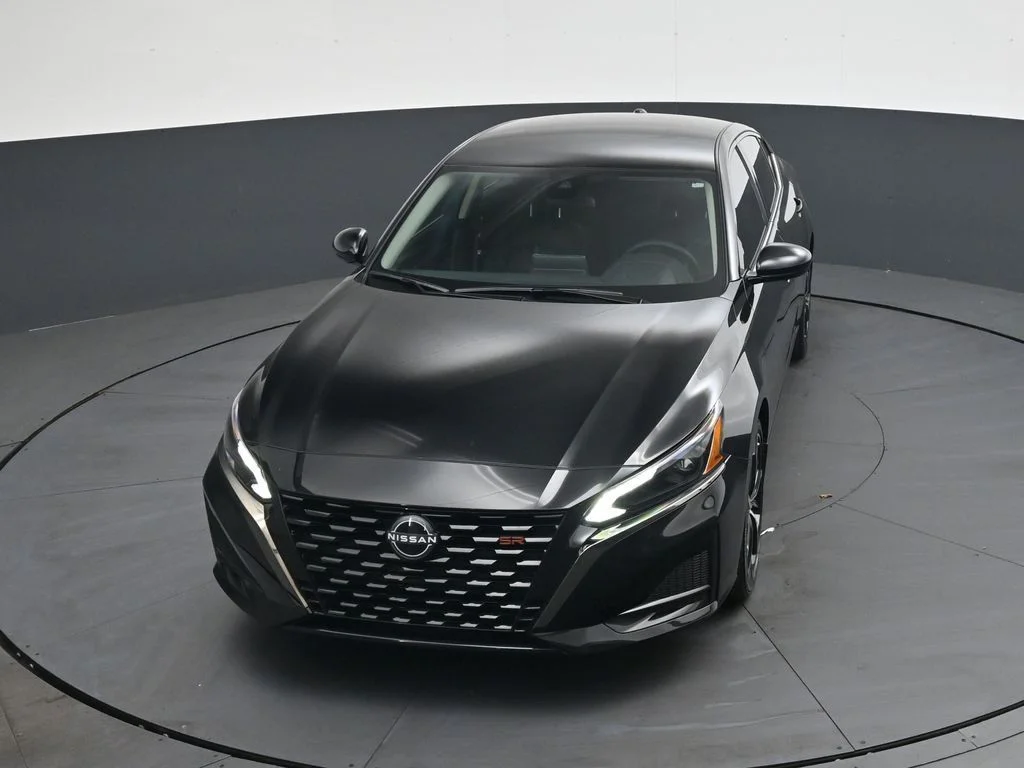 Used 2025 Black Nissan 2.5 SR image 43