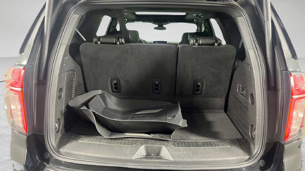 Used 2022 Black Chevrolet Premier image 22