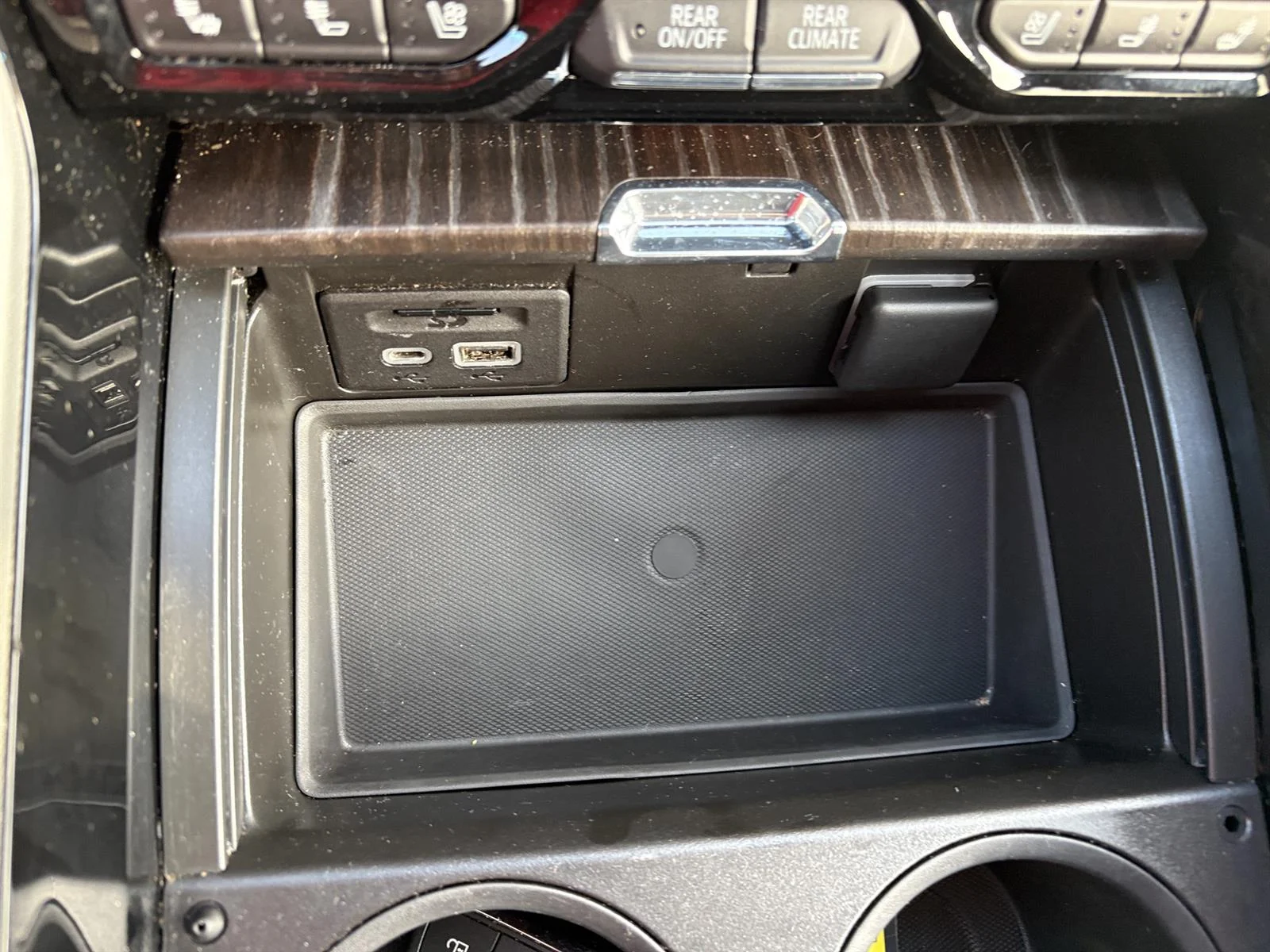 Used 2021 WHITE FROST TRICOAT GMC Denali image 22
