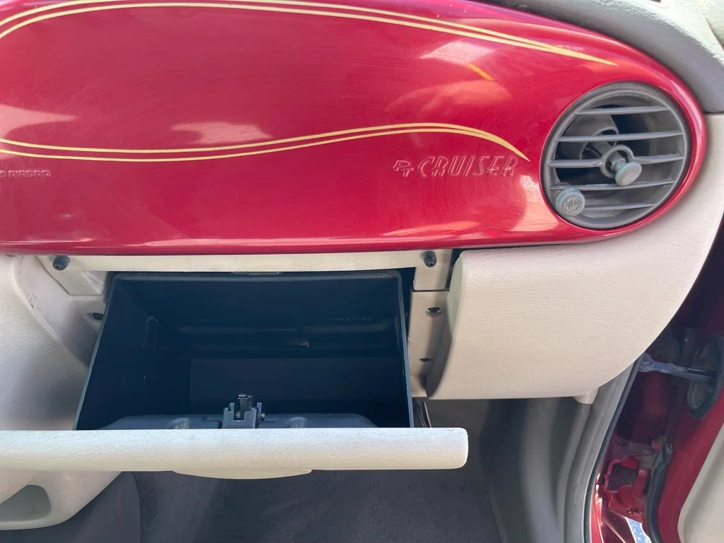 Used 2001 Red Chrysler  image 28