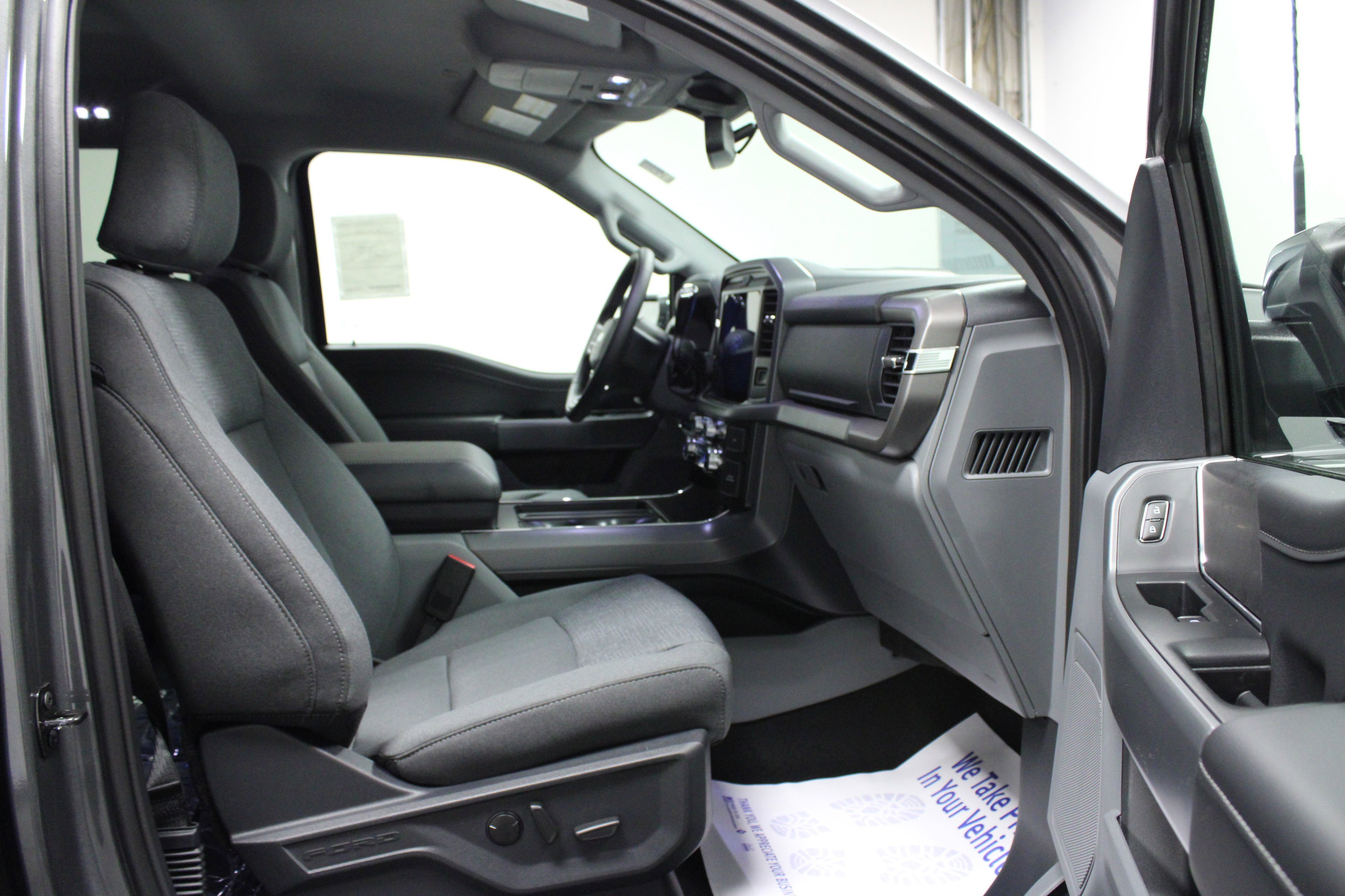 New 2026 Carbonized Gray Metallic Ford XLT image 16