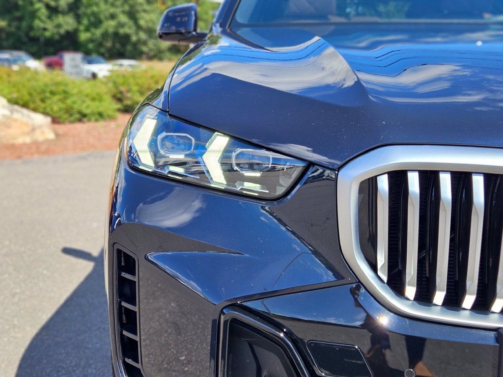 Used 2026 Carbon Black Metallic BMW xDrive40i image 9