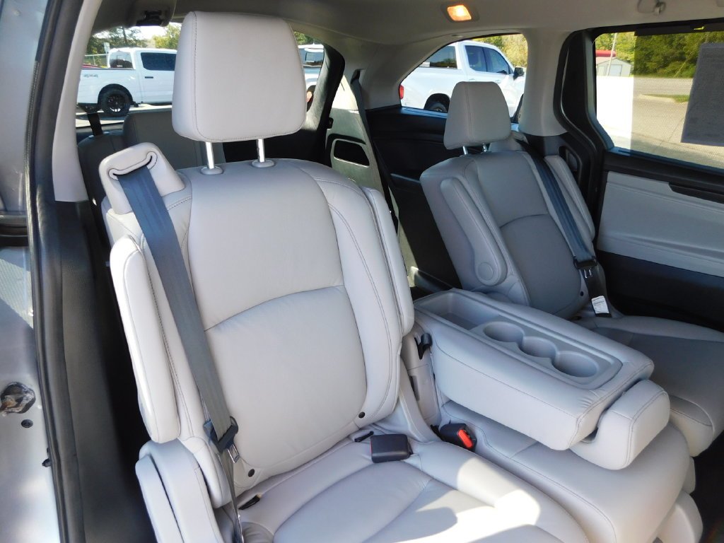 Certified Used 2024 Lunar Silver Metallic Honda EX-L image 23