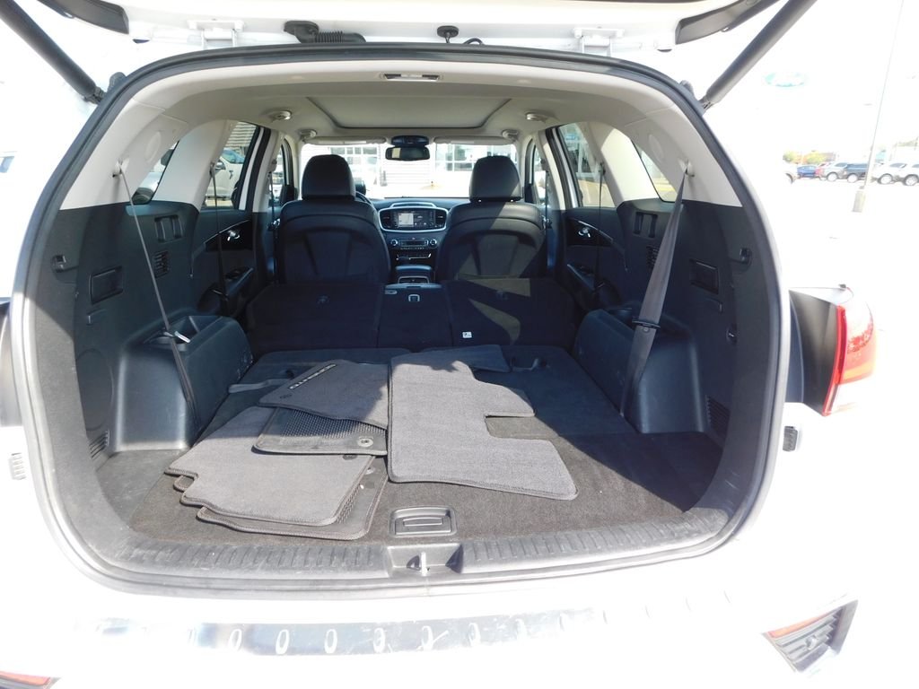 Used 2020 White Kia SX image 26