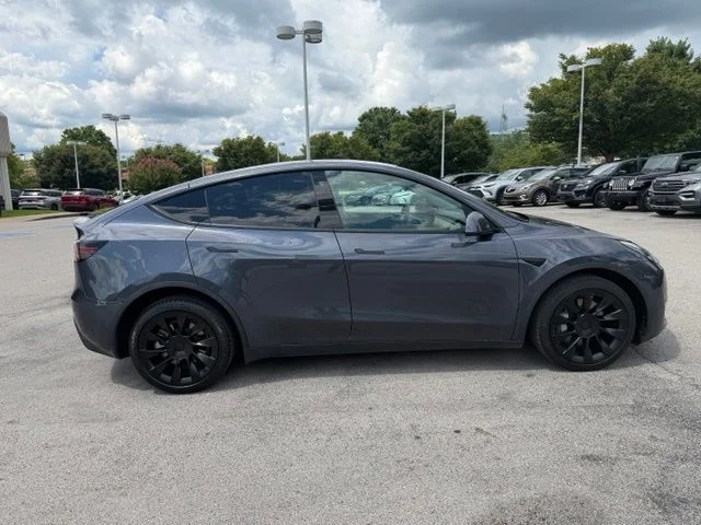 Used 2022  Tesla Long Range image 2