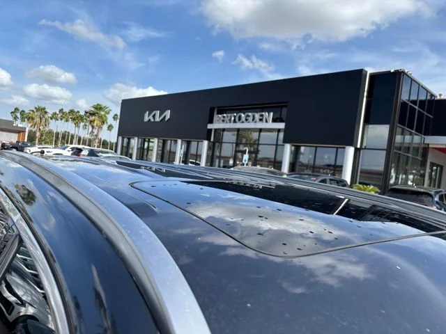 Used 2025 Gray Hyundai SEL Premium image 7