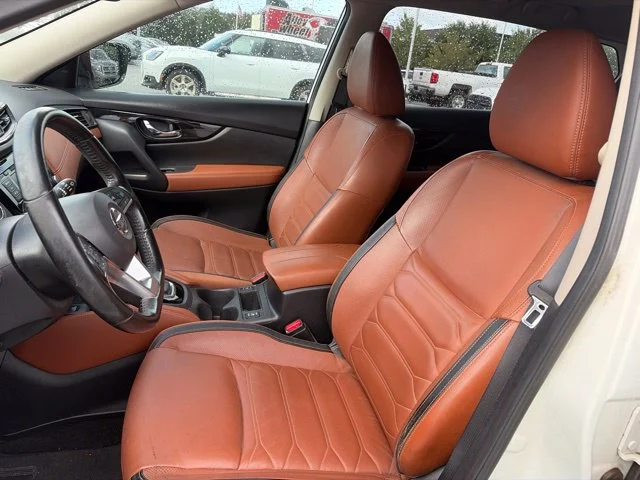 Used 2018 White Nissan SL image 26