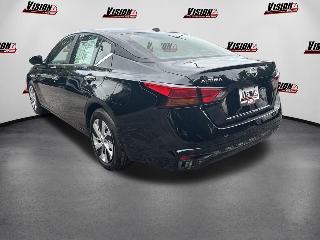 Certified Used 2025 Black Nissan 2.5 S image 7