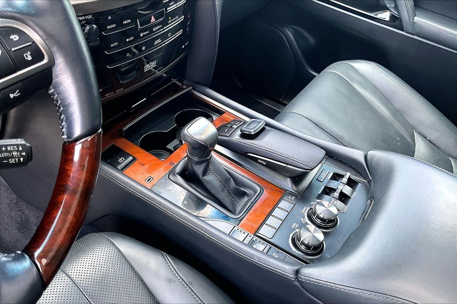 Used 2017 Starfire Pearl Lexus  image 15