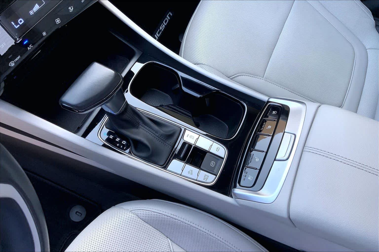 Used 2022 Shimmering Silver Hyundai SEL image 16