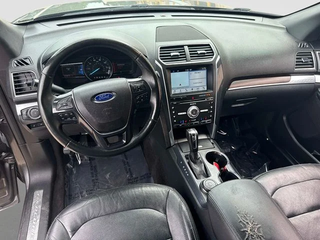 Used 2017 Gray Ford Limited image 16